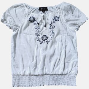 Bwear Girls Small Embroidered Blue Floral White Bubble Top--Size 8-10